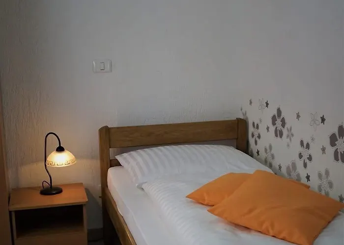 Valkane Apartman Póla